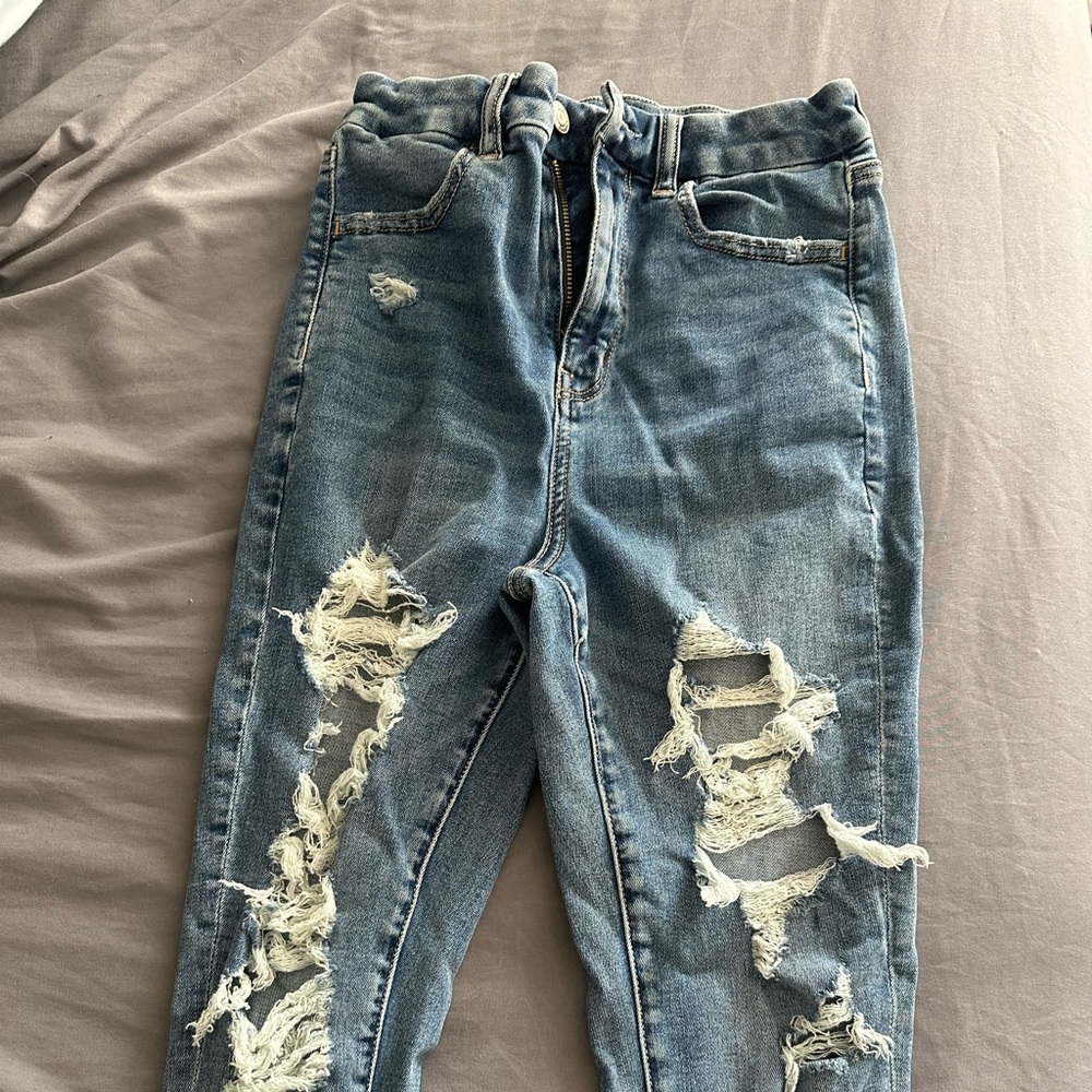 American Eagle distressed jeggings